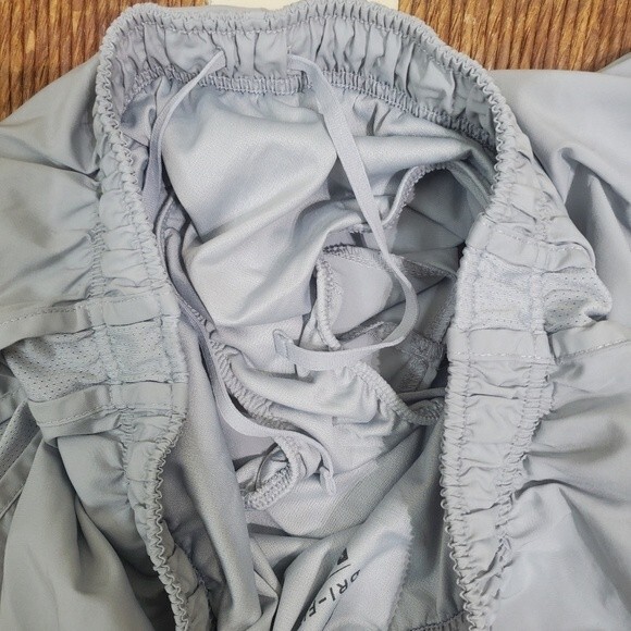 Nike gray lined athletic shorts small - Picture 4 of 7